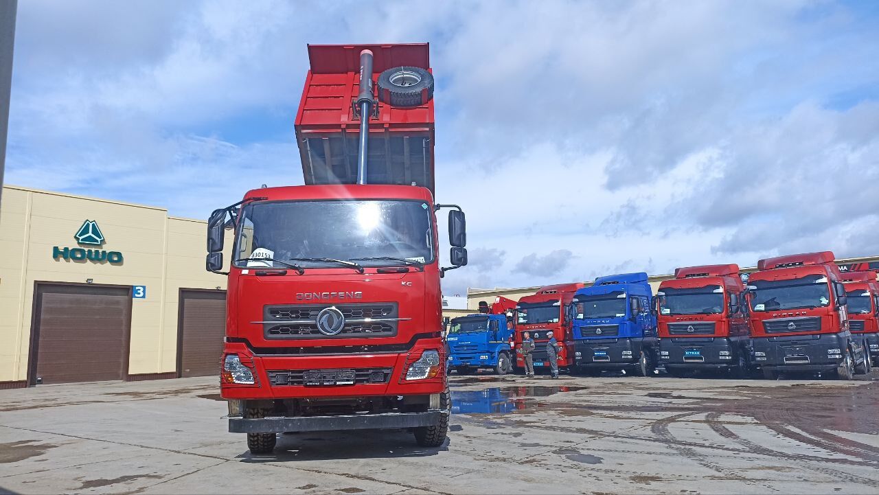 Самосвал Dongfeng KC